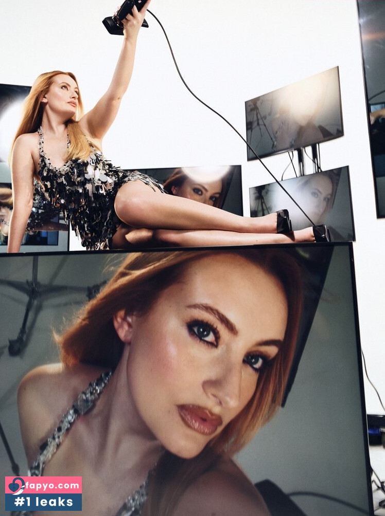 Amelia Dimoldenberg Nude OnlyFans Leaks 3 Photos - ErosNude