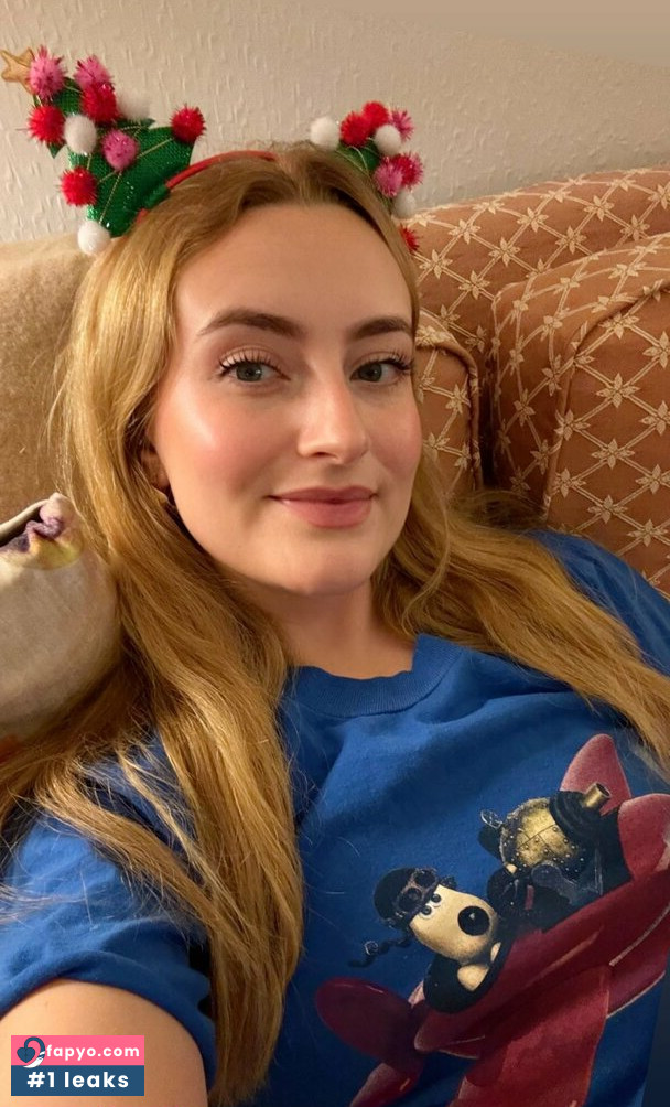 Amelia Dimoldenberg Nude OnlyFans Leaks 3 Photos - ErosNude